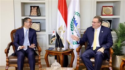 رئيس التنظيم والإدارة يبحث مع وزير الاستثمار والتجارة الخارجية سبل تعزيز التعاون المشترك