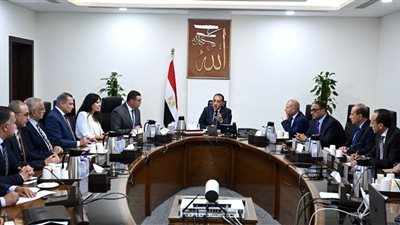 رئيس الوزراء يتابع المراحل الأخيرة لتنفيذ حدائق 