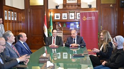 بروتوكول تعاون بين جامعة القاهرة و بنك مصر لدعم تطوير مركز رعاية الحالات الحرجة بمستشفى القصر العيني 