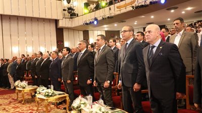 وزير الشباب والرياضة ومحافظ الجيزة يشهدان حفل ختام مهرجان إبداع 