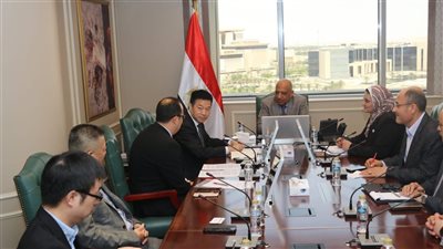 الدكتور محمود عصمت يبحث مع شركة انكورا الصينية توطين صناعة المهمات الكهربائية لنهايات الكابلات 