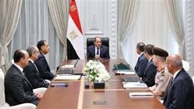 الرئيس السيسي يجتمع مع مدبولى ووزراء الداخلية والاتصالات ورئيسى المخابرات والرقابة