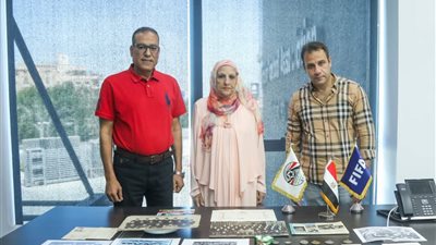 مقتنيات عبد الكريم صقر أسطورة الكرة المصرية اهداء  من أسرته