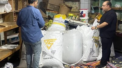 كشف 10 اطنان من الأغذية و المشروبات غير صالحة للاستهلاك بشرم الشيخ ورأس سدر 