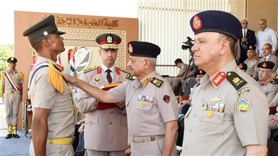 الفريق أول عبد المجيد صقر يشهد حفل تخرج الدفعة (168) 