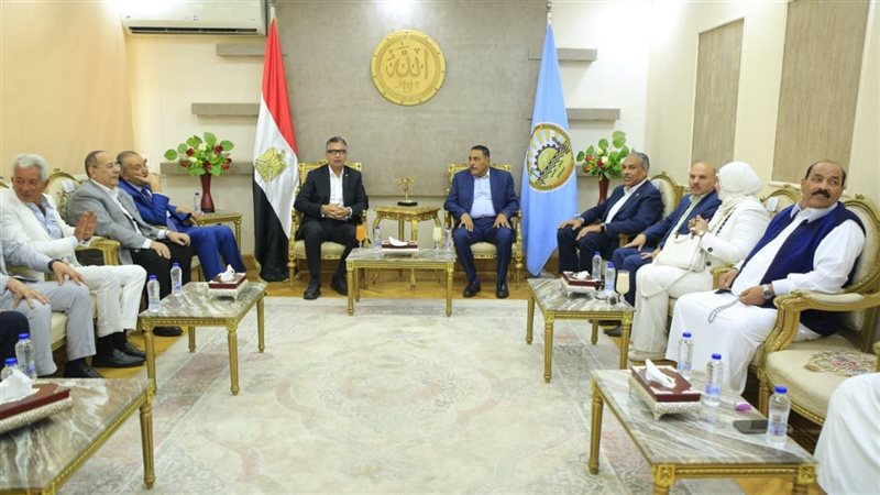 وزير التموين ومحافظ