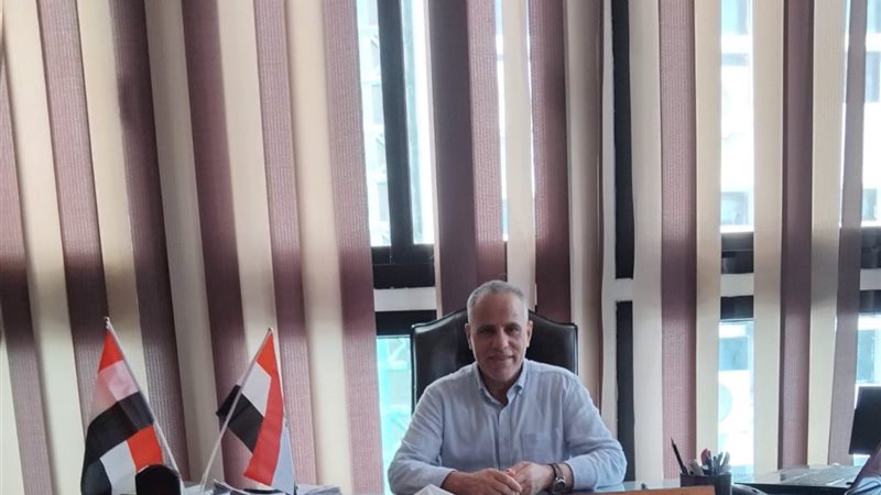 دكتور عبد العزيز