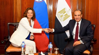 وزير الخارجية يستقبل وزيرة خارجية سلوفينيا : تعاون اقتصادي وسياسي 