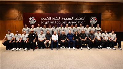 احتفالا بالتأهل للمونديال.. هاني أبو ريدة يهدي مدربي مصر رخصة التدريب