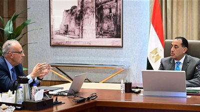 رئيس الوزراء يتابع جهود إزالة تعديات نهر النيل لحماية الموارد المائية 