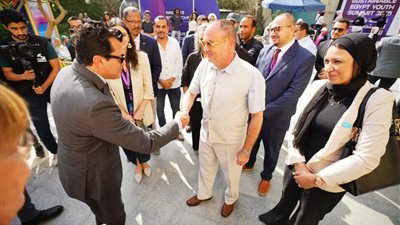 وزير الشباب والرياضة يفتتح النسخة الثانية لقمة مصر المستدامة للشباب بالجامعة الأمريكية 