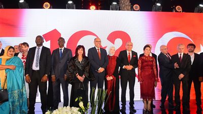 نيابة عن رئيس الوزراء وزير العمل يشارك في احتفالية اليوم الوطني لتركيا