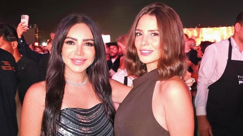انجي علاء وإيمان