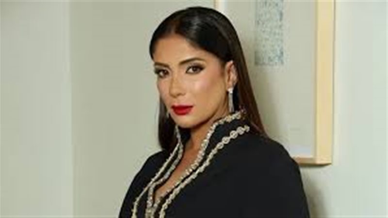 منى ذكي 