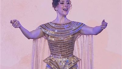 الفنانة الذي خطفت الاضواء في حفل افتتاح المتحف المصري الكبير 