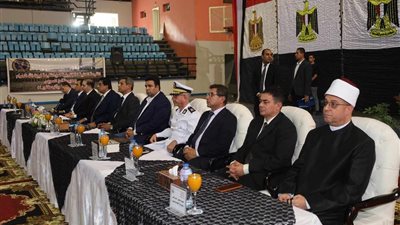 محافظ السويس ومدير الأمن يشهدان إجراء قرعة الحج العلنية