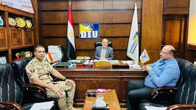 رئيس جامعة الدلتا التكنولوجية يناقش التجهيزات الفنية الأخيرة لإنشاءات الجامعة 