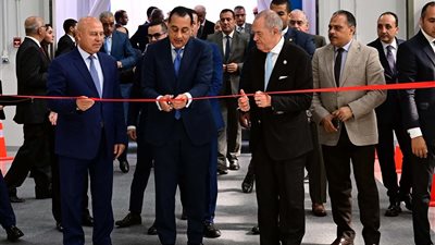 رئيس الوزراء يفتتح مصنع المنصور لتصنيع فلاتر المركبات والفلاتر الصناعية 
