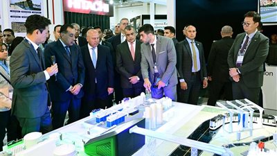 رئيس الوزراء يعطي إشارة بدء التشغيل التجريبي للخط الأول للقطار الكهربائي السريع 