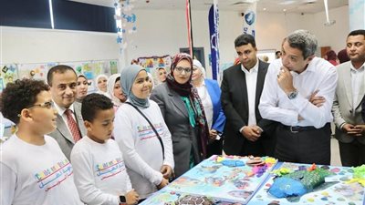 محافظ السويس يكرم الفائزين في مسابقات التصوير والرسم في مهرجان صيد الأسماك