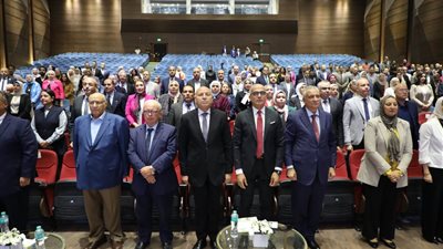 محافظ القاهرة يشارك جامعة عين شمس احتفالها بالحصول على اعتماد الهيئة القومية