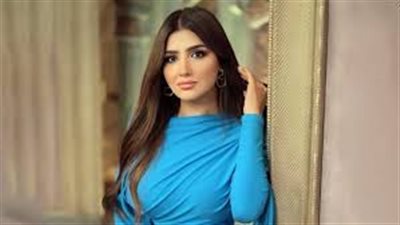هي رمز حقيقي للبهجة.. مي عمر توجه رسالة لمنتقدي إطلالة إسعاد يونس 