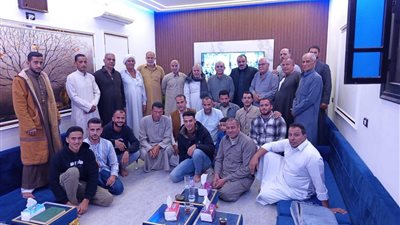كبار عائلات القطاع الريفي بمحافظة السويس تتوافد علي مندرة أحمد خشانة 