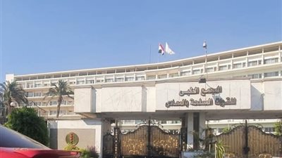 المجمع الطبى للقوات المسلحة بالمعادى يستضيف خبير عالمى فى جراحة وزراعة الكبد