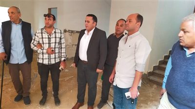 رئيس مركز ومدينة كفر صقر يتابع سير العمل بمبنى رئاسة المدينة الجديد