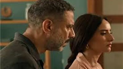 مواجهة زينة لـ محمد فراج بـ ملفات فساد في مسلسل ورد وشوكولاتة 