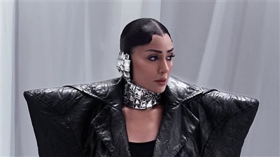 غادة عبدالرازق تثير الجدل بإطلاله خارجه عن المألوف في أحدث جلسة تصوير 