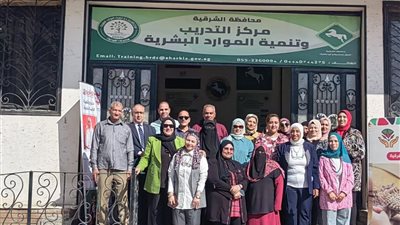 تنفيذ ورش تدريبية مجانية لتنمية مهارات (٥٠) حرفى على مهارات التسويق بالشرقية
