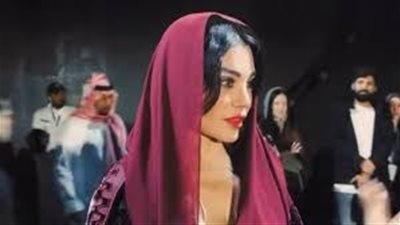 هيفاء وهبي تخطف الأنظار بالعباية والحجاب في مهرجان wow