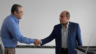 رئيس حزب حماة الوطن يدلي بصوته في انتخابات مجلس النواب 2025