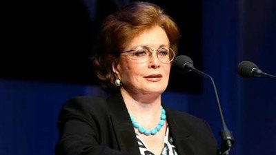 رغم وفاتها من مدة :وفاة جيهان السادات يتصدر التريند بمواقع التواصل الإجتماعي  