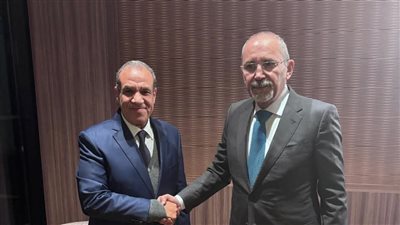وزير الخارجية يلتقي نظيره الأردني في برشلونة 