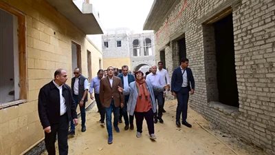 رئيس الوزراء يتفقد أعمال إعادة إحياء منطقة 