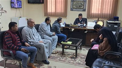 رئيس مدينة أبو النمرس بجنوب الجيزة يعقد إجتماعًا بلقاء المواطنين لحل شكواهم