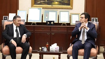 وزير الثقافة يلتقي محافظ البحر الأحمر لبحث آليات تعزيز العمل الثقافي بالمحافظة