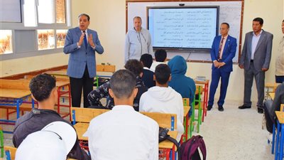 مدير تعليم جنوب سيناء تأهيل جيل قادر على المنافسة بالبرمجة والذكاء الاصطناعي