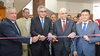 سكرتير عام المنوفية يشهد افتتاح معرض 