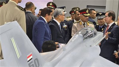 الفريق أول عبد المجيد صقر والفريق أحمد خليفة يلتقيا بقادة الوفود العسكرية