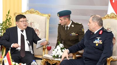  فعاليات اليوم الختامى للمعرض الدولى الرابع للصناعات الدفاعية ( إيديكس - 2025 ) الفريق أول عبد المجيد صقر القائد والفريق أحمد خليفة يعقدان عدد من اللقاءات الثنائية 