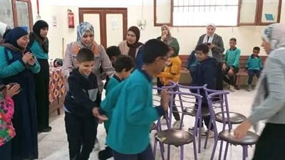 تحت شعار 