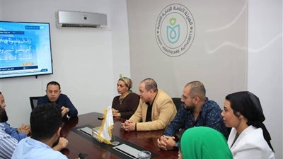 الدكتور أيمن رخا يقود اجتماعا موسعا للنهوض بالمنظومة الصحية في جنوب سيناء