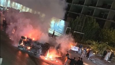 إنقلاب سيارة ربع نقل و تفحمهما بالقطامية و نجاة السائق بإعجوبة