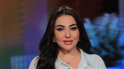 ممثلة من العيار الثقيل.. نهال طايل تشيد بـ منى زكي 