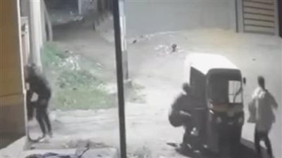 ضبط شخص تعدى على زوجته بمعاونة أشقائه في شوارع بلطيم بكفر الشيخ