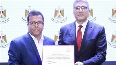 وزارة التنمية المحلية تمنح رئيس مركز ومدينة أبو النمرس بجنوب الجيزة درجة مدير عام