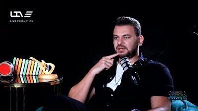 إسلام زكي: أغنية مليش بديل لـ عمرو دياب الأقرب لقلبي 